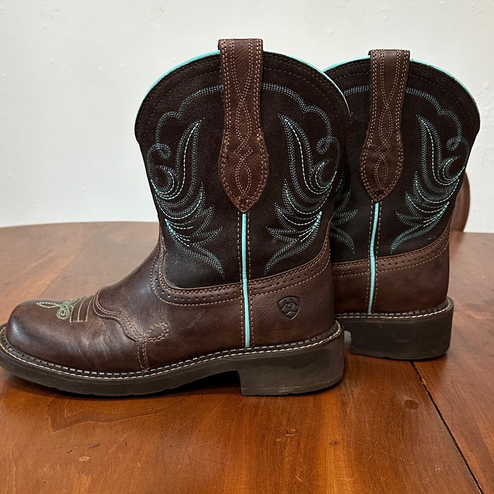 Ariat Fatbaby Haritage Cowboy Boots - Picture 2 of 8